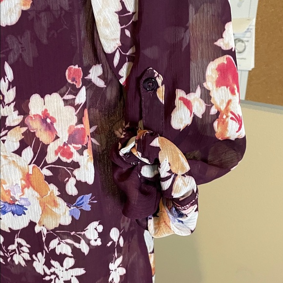 Kut from the Kloth Plum Floral Button-Down Blouse Size XL - Picture 4 of 6